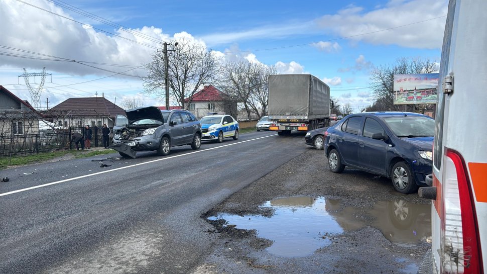 Accident pe drumul DN2, la Roșiori: Doi frați, ale căror soții erau însărcinate, implicați într-o coliziune cu o dubă 10057