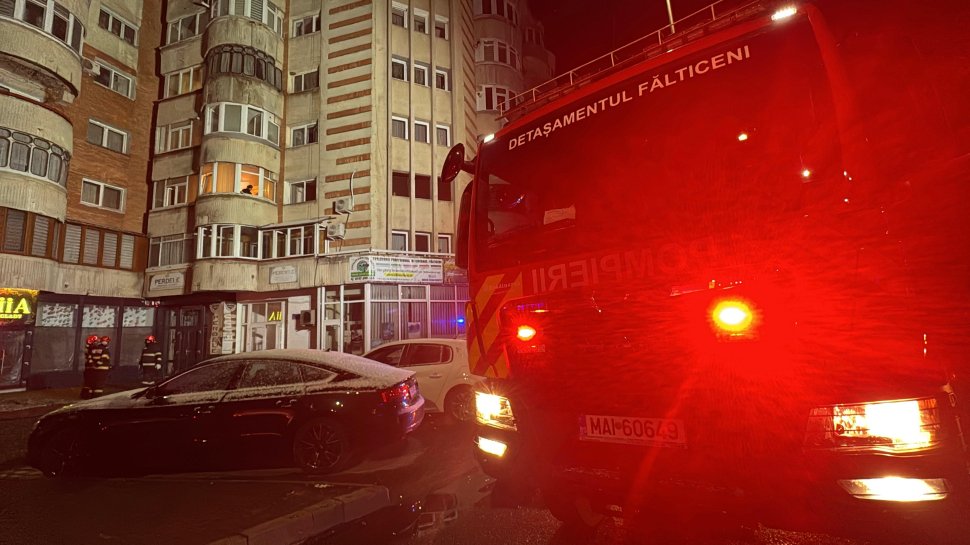 Alertă într-un bloc din Fălticeni după ce un incendiu a izbucnit într-o garsonieră 10074