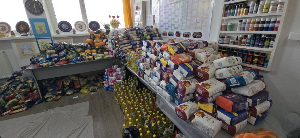 Sucevenii au donat peste 6 tone de alimente pentru colecta de Paște  10082
