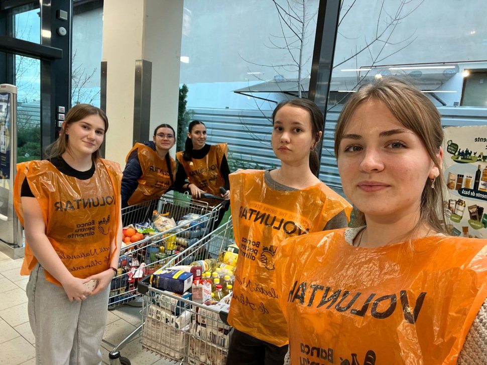 Sucevenii au donat peste 6 tone de alimente pentru colecta de Paște  10083