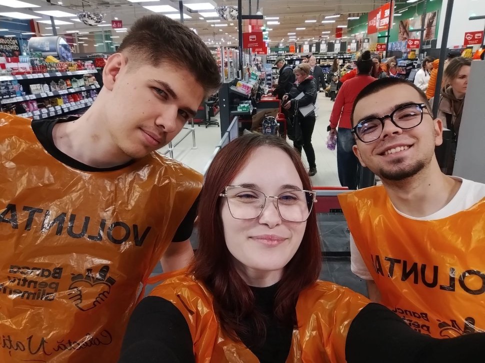 Sucevenii au donat peste 6 tone de alimente pentru colecta de Paște  10098