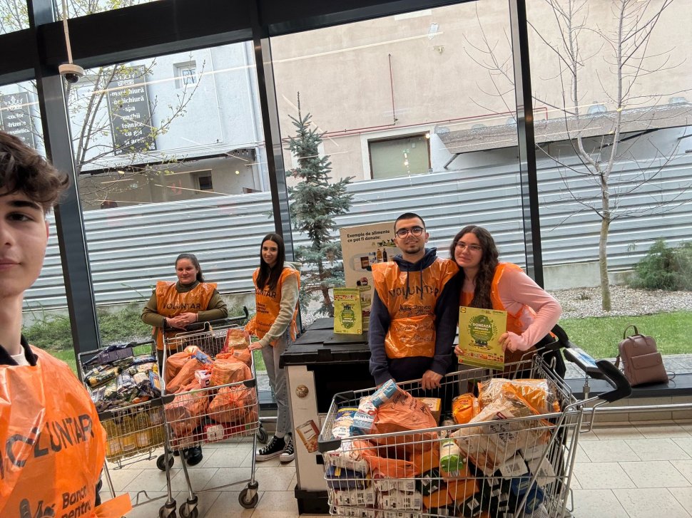 Sucevenii au donat peste 6 tone de alimente pentru colecta de Paște  10100