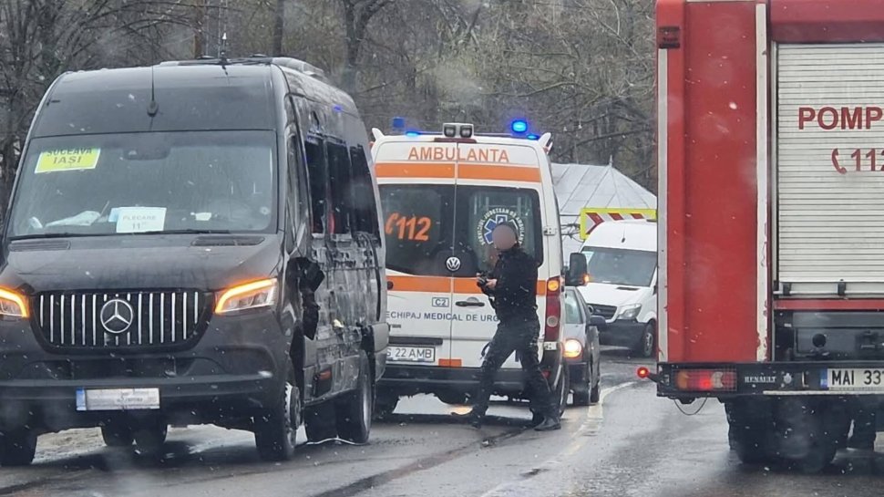 Microbuz care efectua ruta Suceava - Iași, implicat într-un accident la Moțca  10128