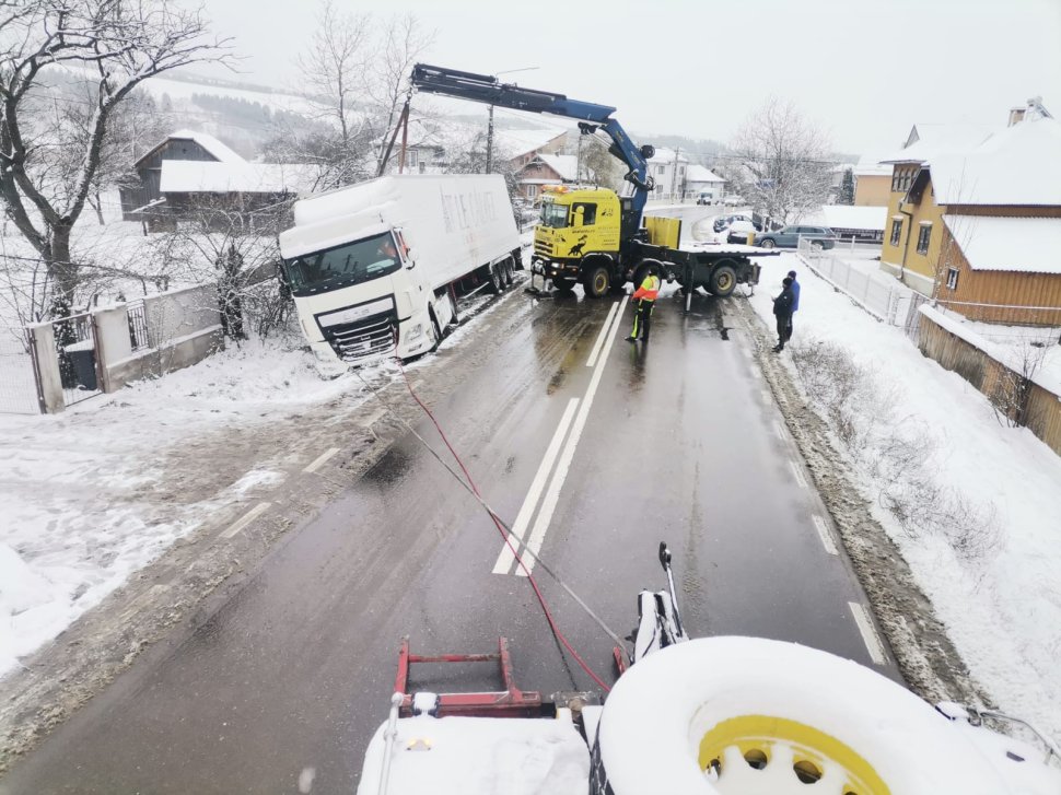 Ninsoarea a cauzat probleme mari șoferilor pe mai multe drumuri ale județului; ce spune prefectul județului despre drumari? 10141