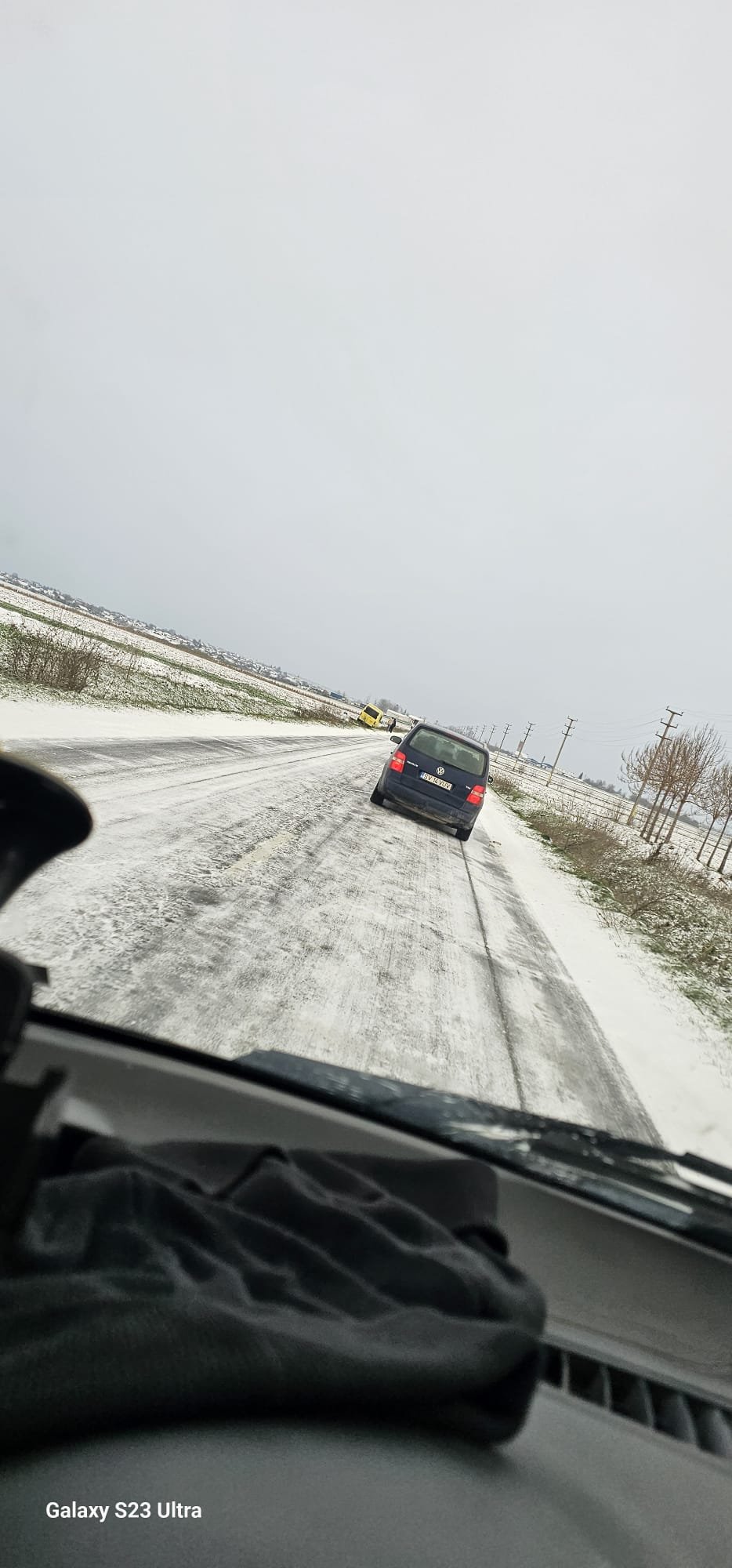 Ninsoarea a cauzat probleme mari șoferilor pe mai multe drumuri ale județului; ce spune prefectul județului despre drumari? 10142