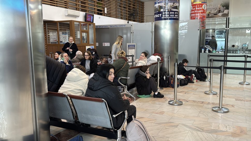 Întârziere de 9 ore la un zbor Suceava - Luton; zeci de pasageri așteaptă o altă aeronavă 10174