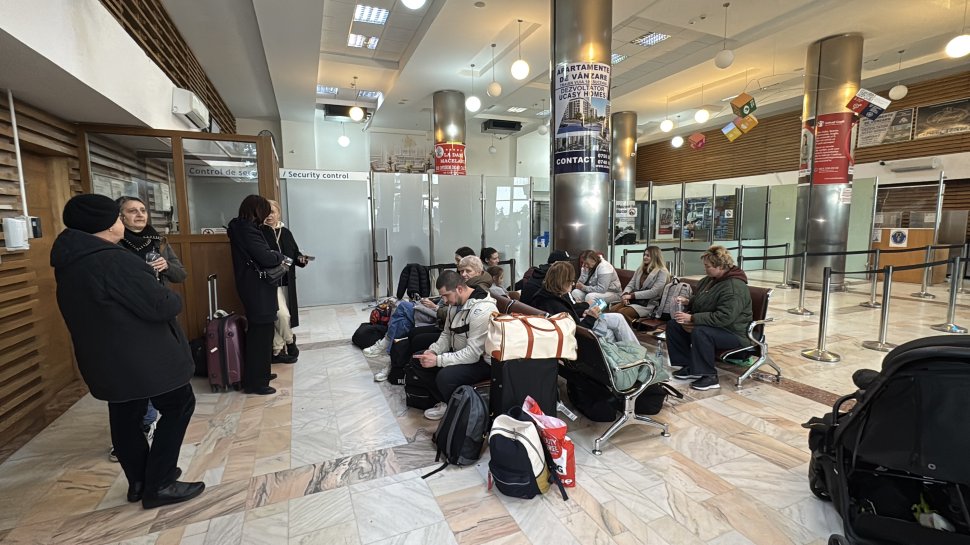 Întârziere de 9 ore la un zbor Suceava - Luton; zeci de pasageri așteaptă o altă aeronavă 10175