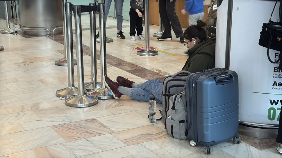 Întârziere de 9 ore la un zbor Suceava - Luton; zeci de pasageri așteaptă o altă aeronavă 10177