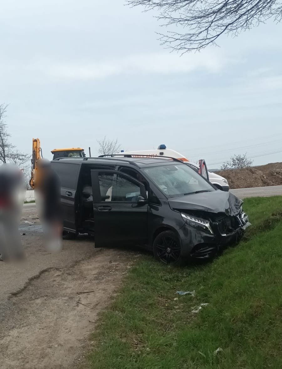 Intersecția de la Baia face din nou victime, chiar în Joia Mare: două mașini implicate într-un accident 10198