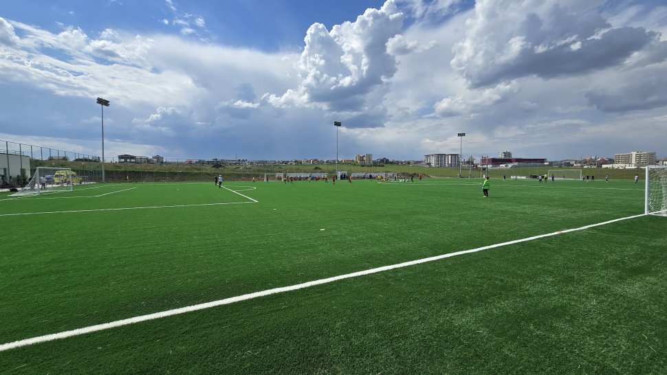 Noua bază sportivă din Suceava, inaugurată în prezența oficialilor Federației Române de Fotbal 10275