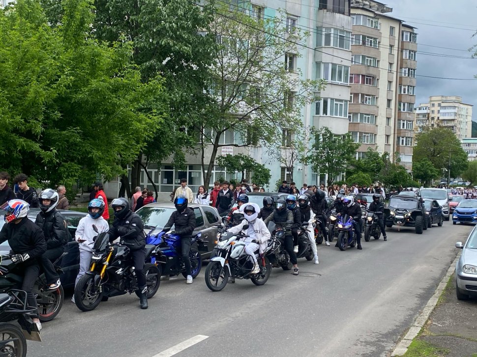 Tânărul decedat în accidentul din Crăcăoani a fost condus pe ultimul drum