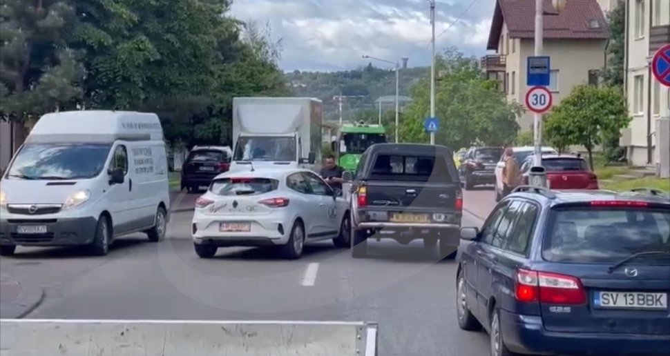O mașină fără șofer s-a oprit intr-un jeep care circula regulamentar în Burdujeni