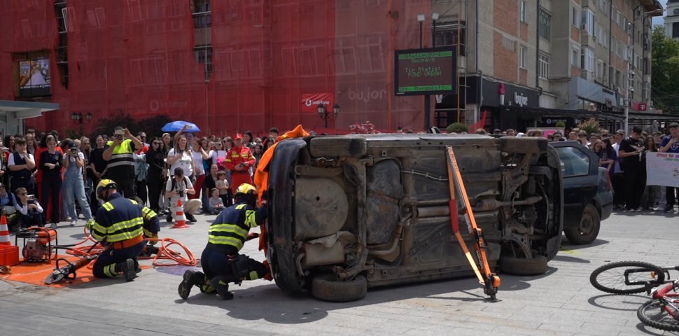 Mii de participanți au luat parte la marșul anti-violență, anti-drog și pentru prevenirea accidentelor rutiere 10489