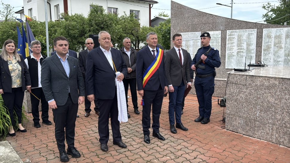 Sute de oameni s-au adunat în centrul localității de Ziua Comunei Boroaia, într-o zi însorită după ploi îndelungate 10582