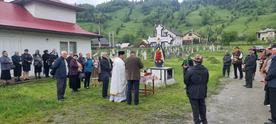 Ziua Eroilor, marcată cu două slujbe în comuna Crucea