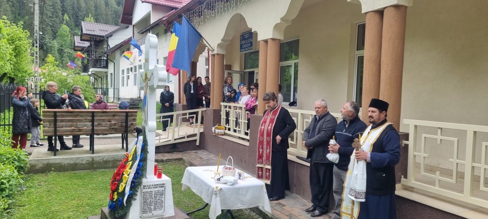 Ziua Eroilor, marcată cu două slujbe în comuna Crucea 10605