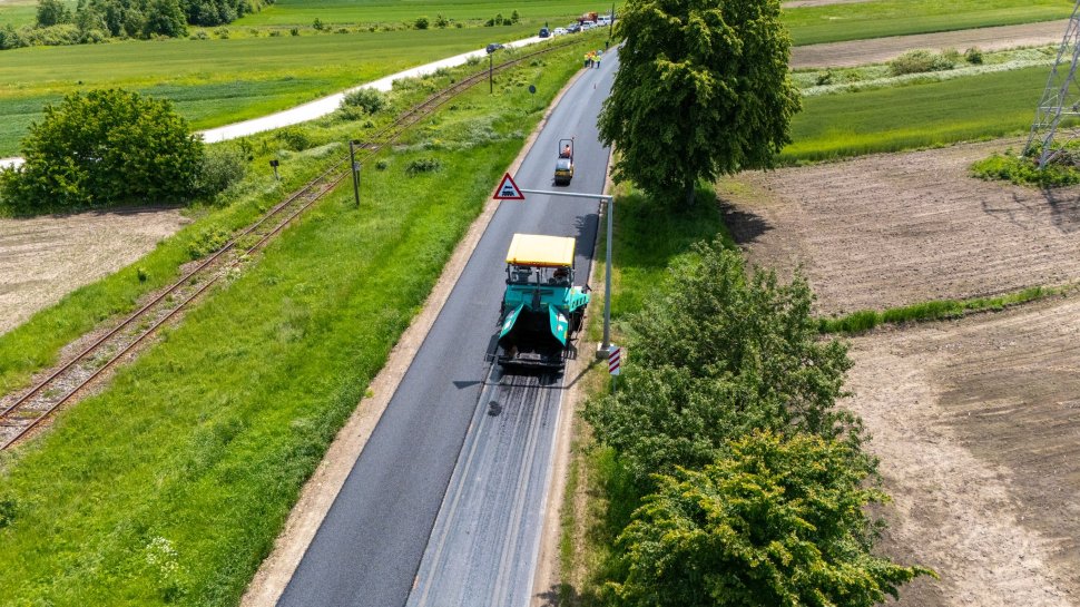 Tronsonul Rădăuți - Gălănești - Vicovu de Jos, asfaltat după 16 ani 10633