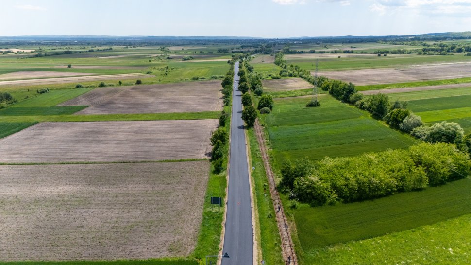 Tronsonul Rădăuți - Gălănești - Vicovu de Jos, asfaltat după 16 ani 10635