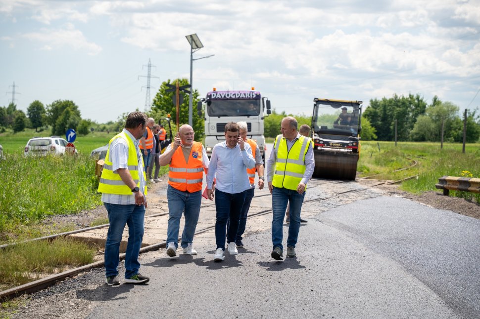 Tronsonul Rădăuți - Gălănești - Vicovu de Jos, asfaltat după 16 ani 10636