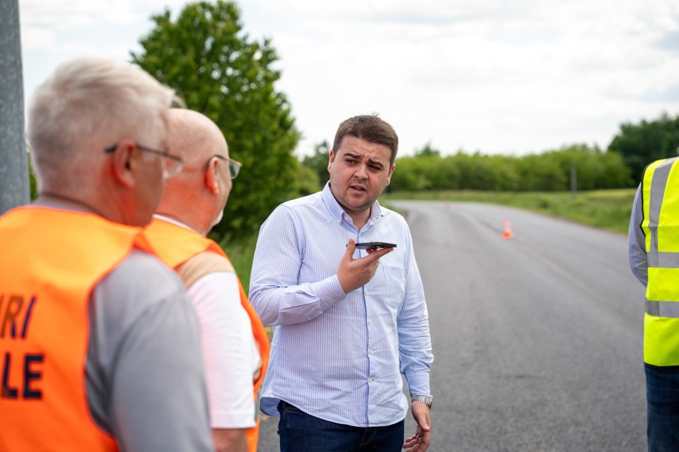 Tronsonul Rădăuți - Gălănești - Vicovu de Jos, asfaltat după 16 ani 10638