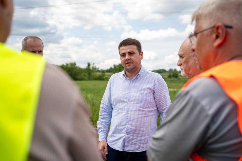 Tronsonul Rădăuți - Gălănești - Vicovu de Jos, asfaltat după 16 ani 10640