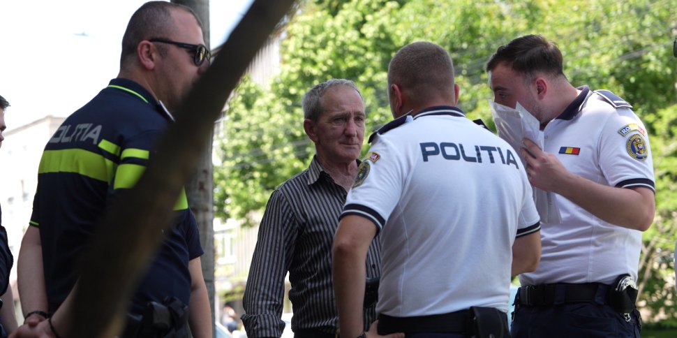 Tamponare între două mașini, provocată de un șofer în stare de ebrietate, la un semafor din municipiul Suceava 10665