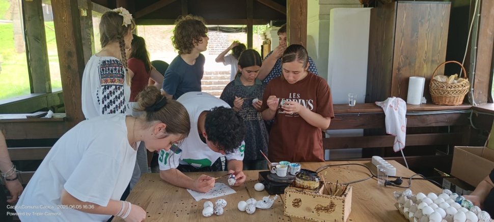 13 elevi și 2 profesori spanioli au descoperit tradițiile românești la Suceava, într-un proiect Erasmus 10673