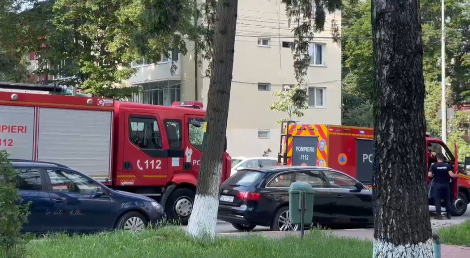 O femeie și-a găsit fratele decedat în apartamentul în care locuia la Suceava