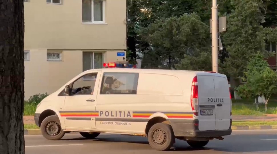 O femeie și-a găsit fratele decedat în apartamentul în care locuia la Suceava 10698