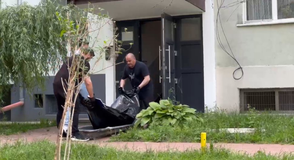 O femeie și-a găsit fratele decedat în apartamentul în care locuia la Suceava 10701
