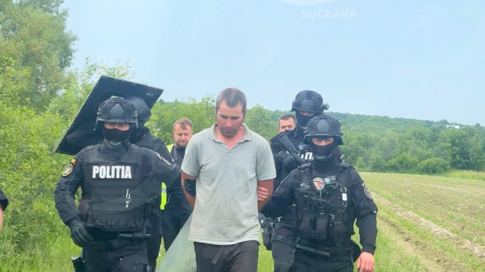 Mascații au descins duminică la casa bărbatului care a înjunghiat un om la Râșca 10706