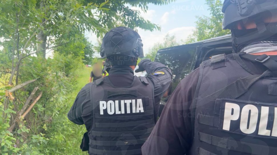 Mascații au descins duminică la casa bărbatului care a înjunghiat un om la Râșca 10707