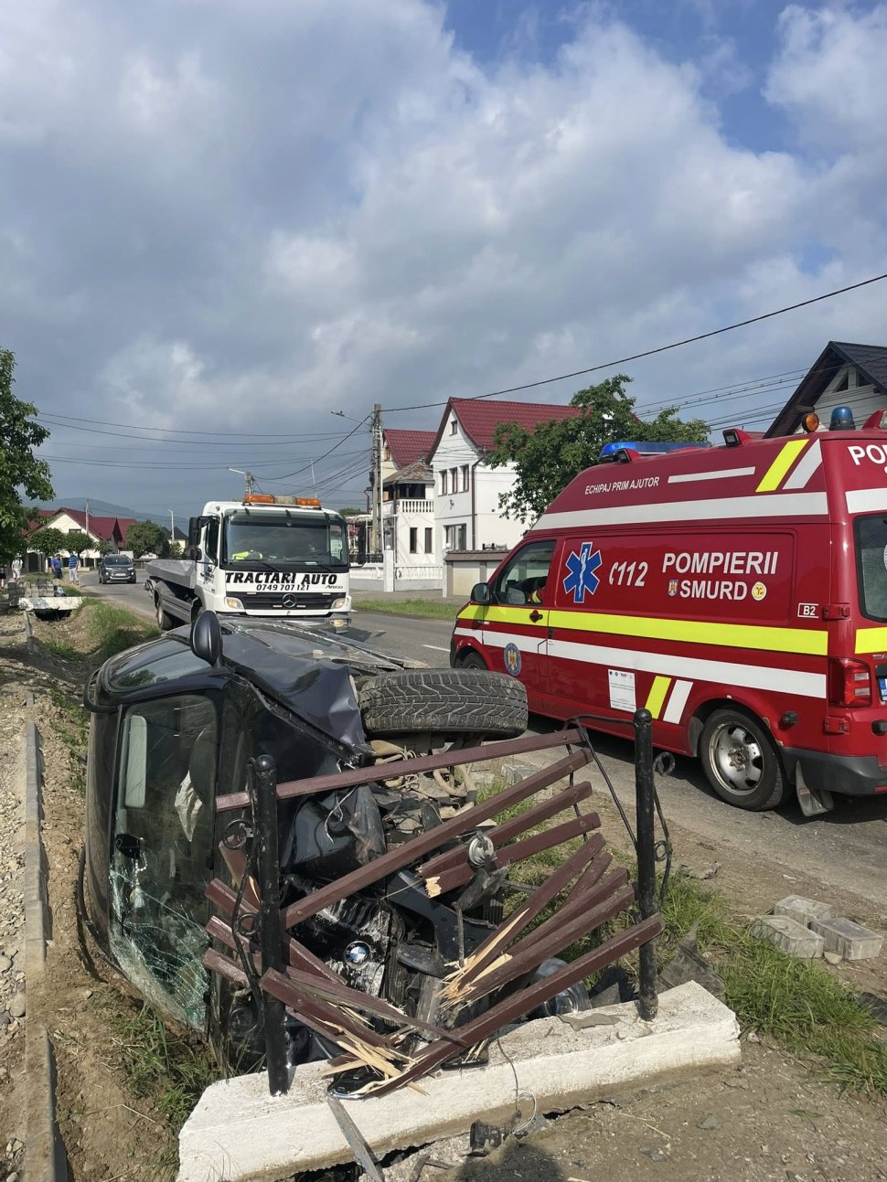 Mașină răsturnată în șanț, într-un accident rutier la Straja  10712