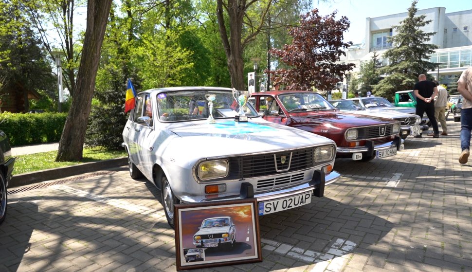 Bijuterii auto de epocă, păstrate impecabil în colecția suceveanului Dănuț Crainiciuc  10730