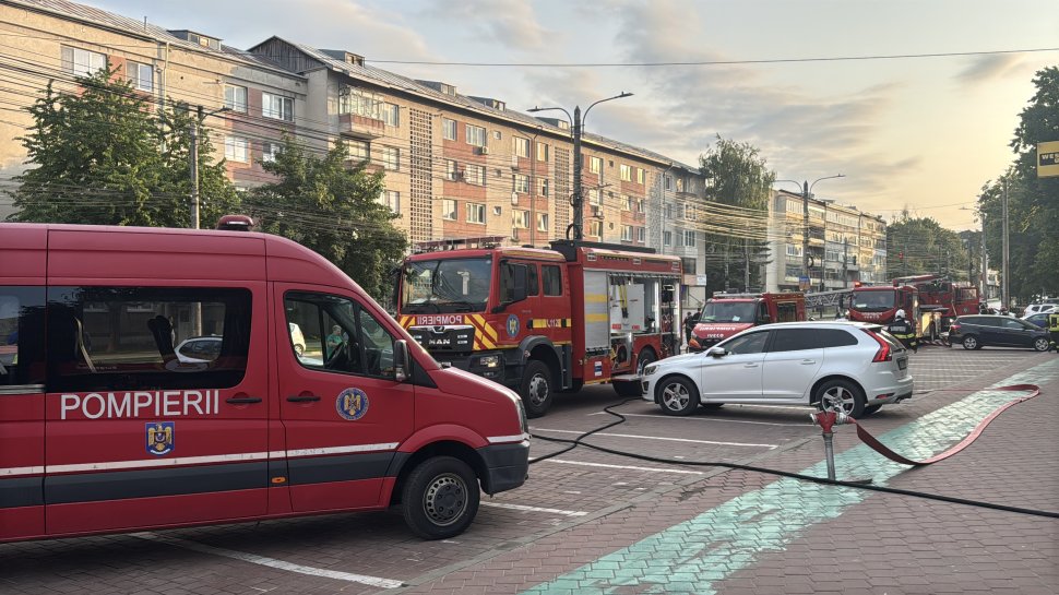 Sauna din sala de sport din Complexul Comercial „Bucovina” a luat foc, iar zeci de persoane s-au autoevacuat  10754