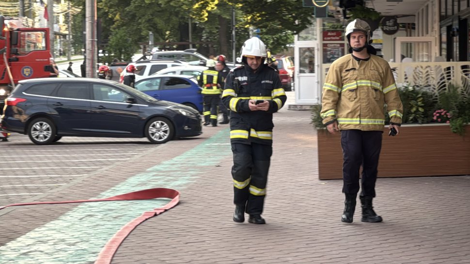 Sauna din sala de sport din Complexul Comercial „Bucovina” a luat foc, iar zeci de persoane s-au autoevacuat  10755