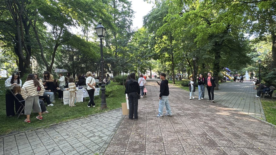 Parcul central al Sucevei a fost plin de copii, duminică, la „Festivalul Luminii” 10787