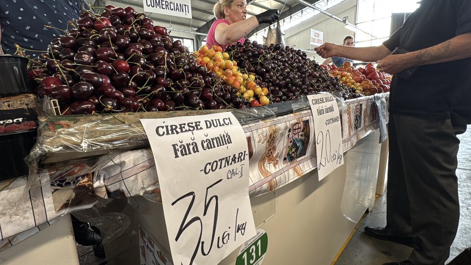 Cireșele și căpșunile românești, vedetele tarabelor din piețele sucevene 10809