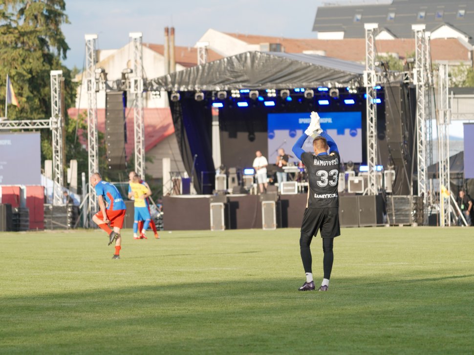 Meciul de retragere a lui Dorin Goian a adunat greii fotbalului pe stadionul Areni 10896