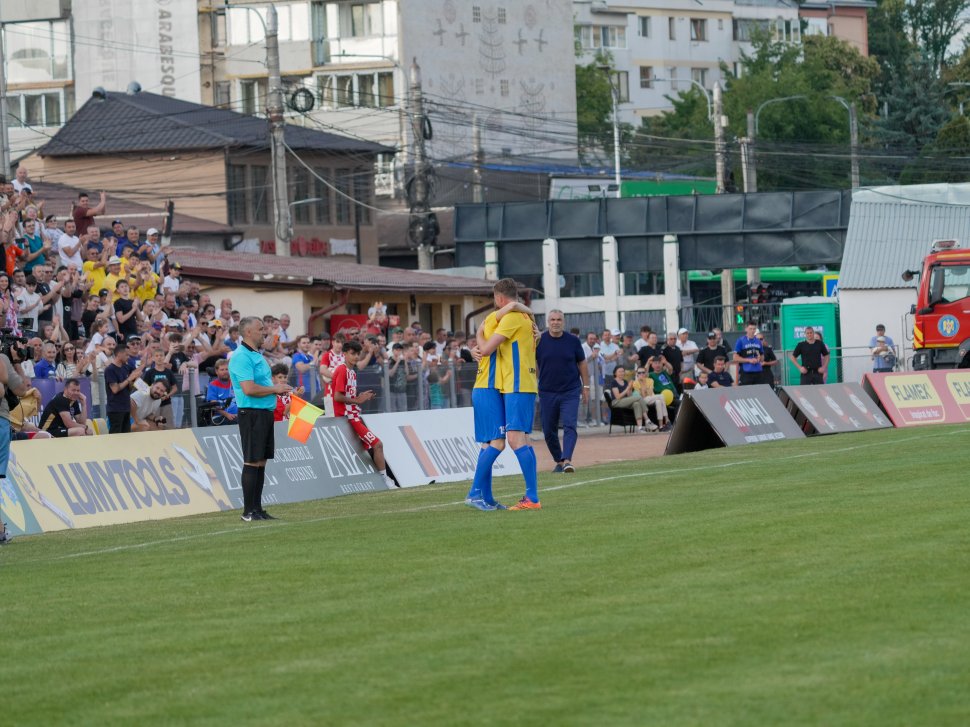 Meciul de retragere a lui Dorin Goian a adunat greii fotbalului pe stadionul Areni 10919