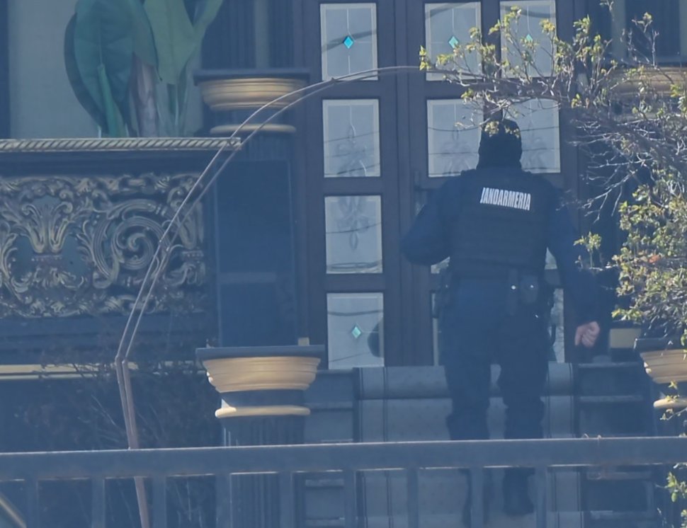 Un bărbat și o femeie arestați pentru trafic de persoane și proxenetism, la Suceava 10946