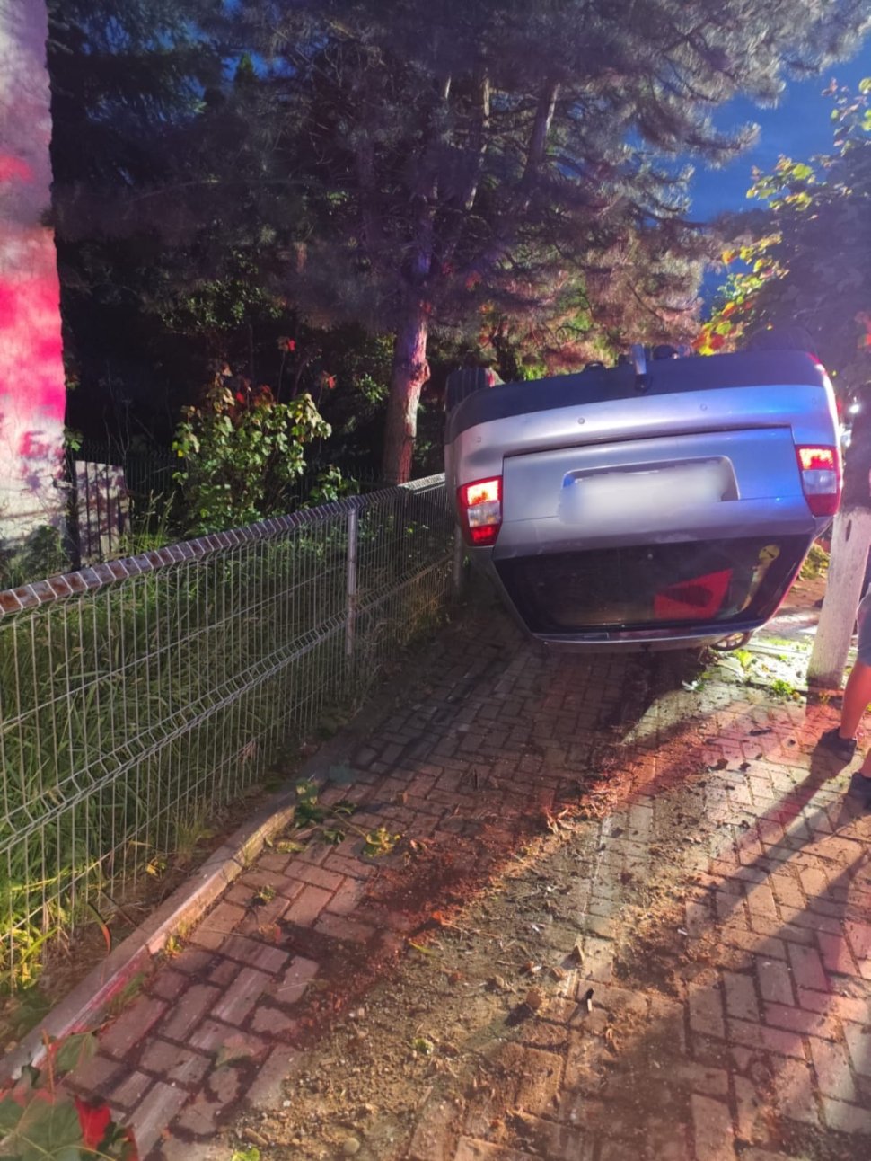 Accident cu trei răniți și două autoturisme avariate la Vama 10958