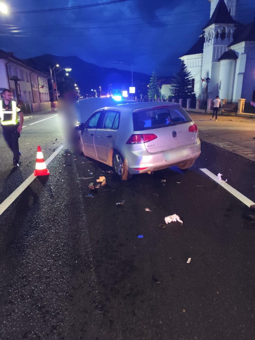 Accident cu trei răniți și două autoturisme avariate la Vama 10961