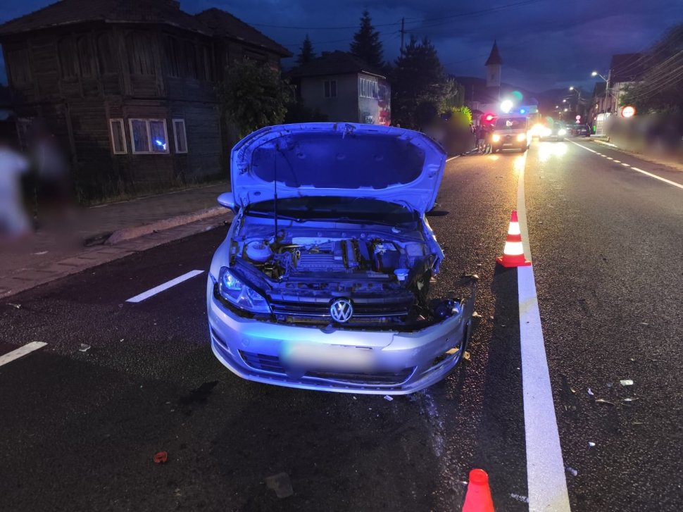 Accident cu trei răniți și două autoturisme avariate la Vama 10962