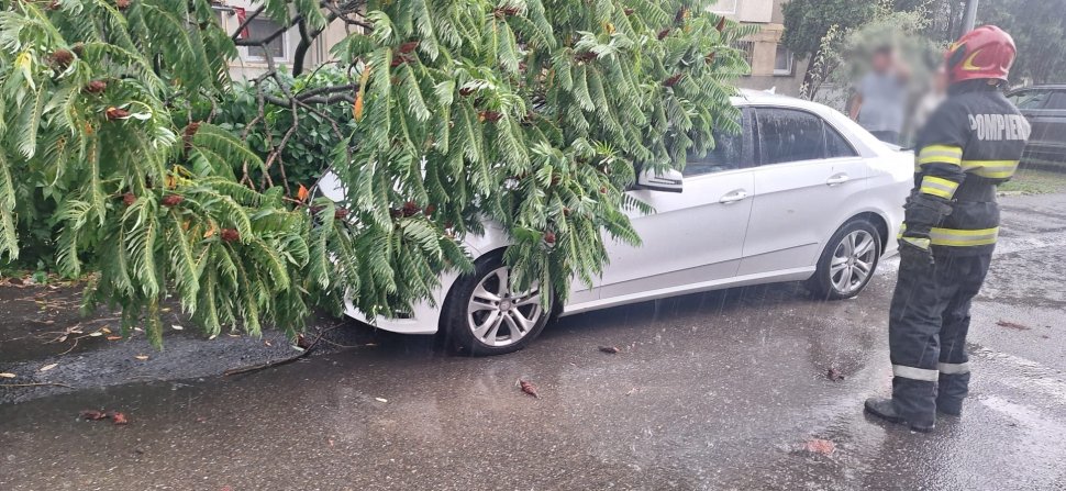Cod roșu în Suceava: Intervenții multiple în urma fenomenelor meteo extreme