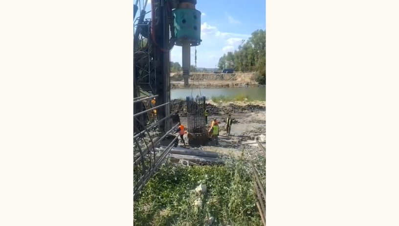 Pas înainte la podul de la Ungheni