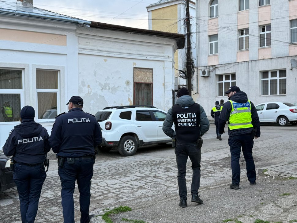 Peste 50 de polițiști și jandarmi au patrulat în zonele aglomerate din Botoșani