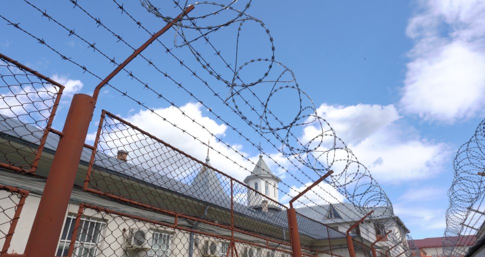 Sinucidere în Penitenciarul Botoșani: un deținut s-a spânzurat cu un cearșaf