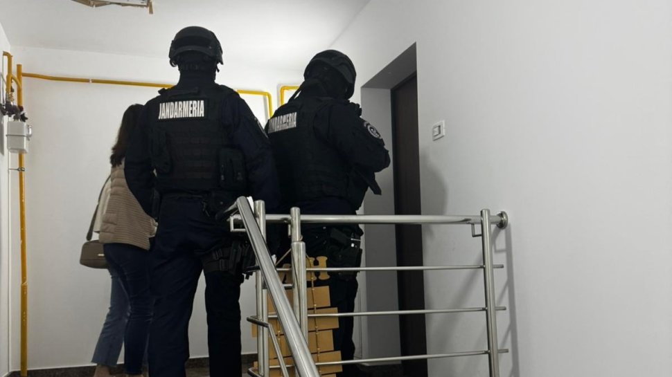 Femeie de 41 de ani, suspectată de o fraudă de sute de mii de lei
