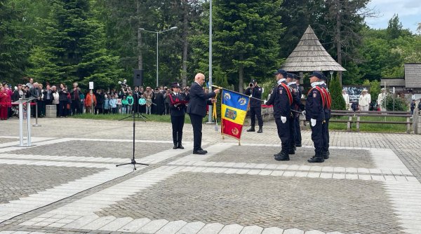 drapelul de lupta al inspectoratului pentru situatii de urgenta bucovina suceava decorat de catre